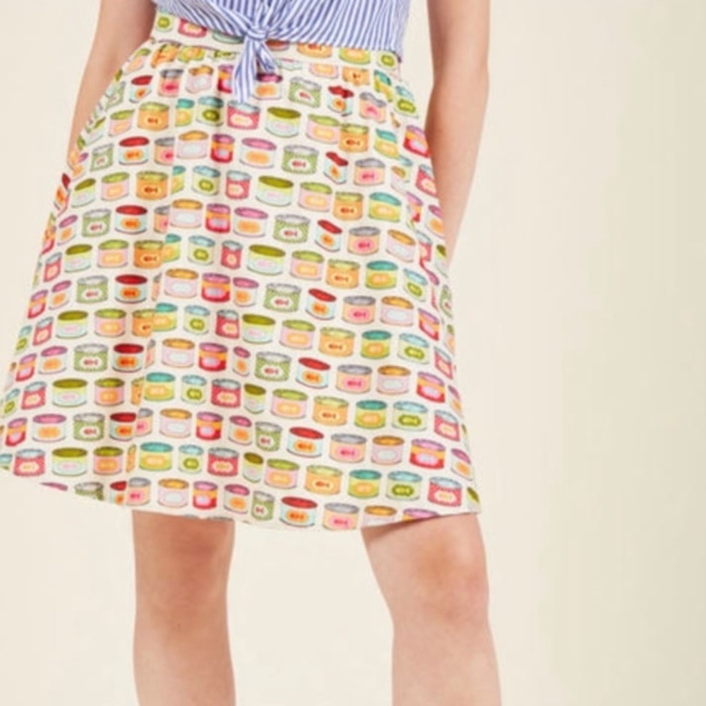 Retrolicious Cat Food Skirt